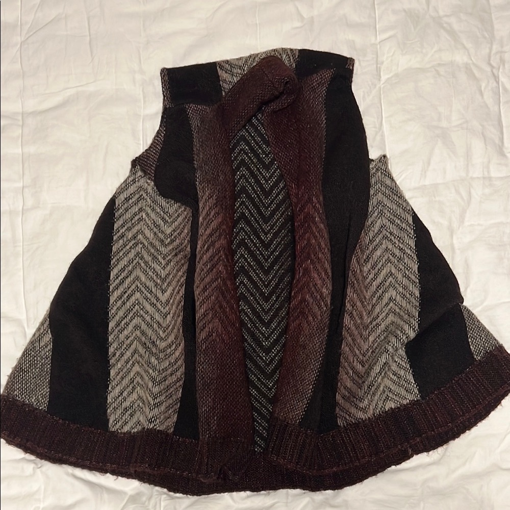 Women's Black and Brown Sweater Vest